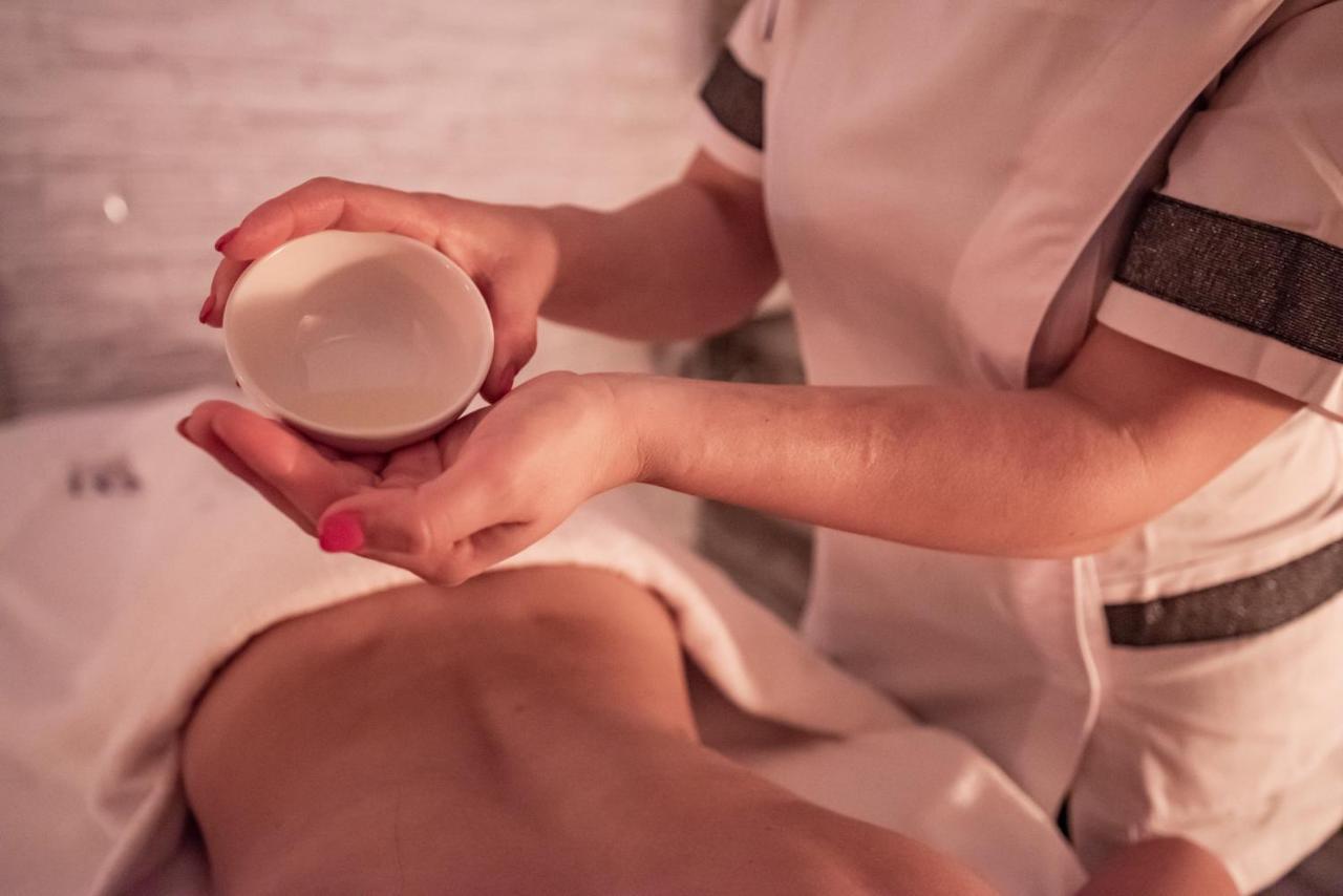 White Apartments & Spa アヴォラ エクステリア 写真