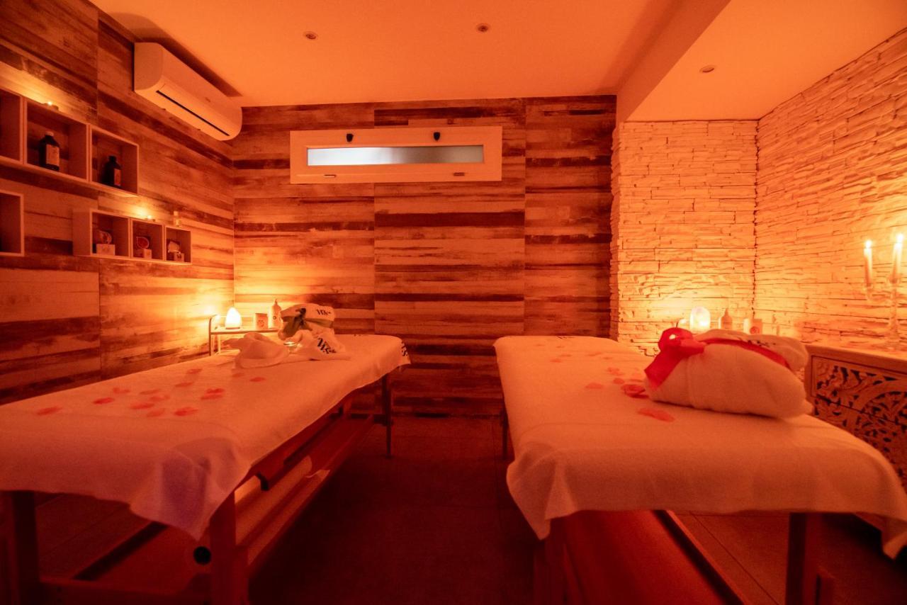 White Apartments & Spa アヴォラ エクステリア 写真